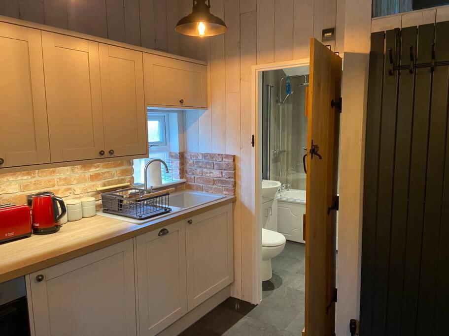 Couples Getaway, With Mountain Views/Dog Friendly Βίλα Crickhowell Εξωτερικό φωτογραφία